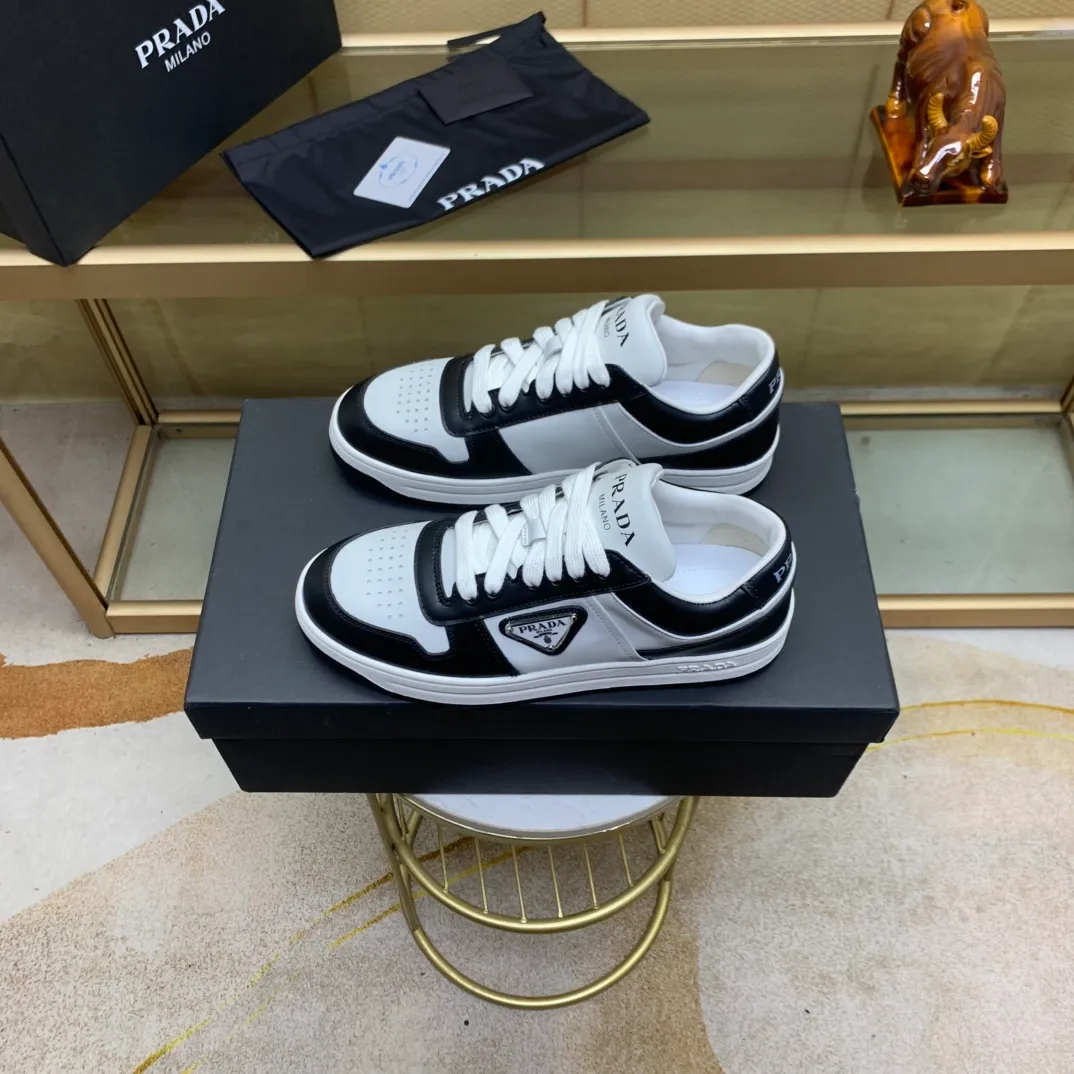 💰660.巜PRADA》Prada: Top 🔝purchasing agent🔍🔍The latest men’s counters are on sale simultaneously, high-quality original calfskin imported from Italy 🇮🇹. Brand logo* (prominent·high-end·noble·class·) exquisite workmanship (imported from Italy🇮🇹 Sole: Original sole provided by the original factory, ⚠️exclusive double-layer activity, TPR rubber, combination outsole; super comfortable, wear-resistant, non-slip, environmentally friendly🌳🌳🌳, real shot🎬The real thing is more beautiful🔍🔍 (high quality, follow the order) code number 38 to 44 (.45 customized)